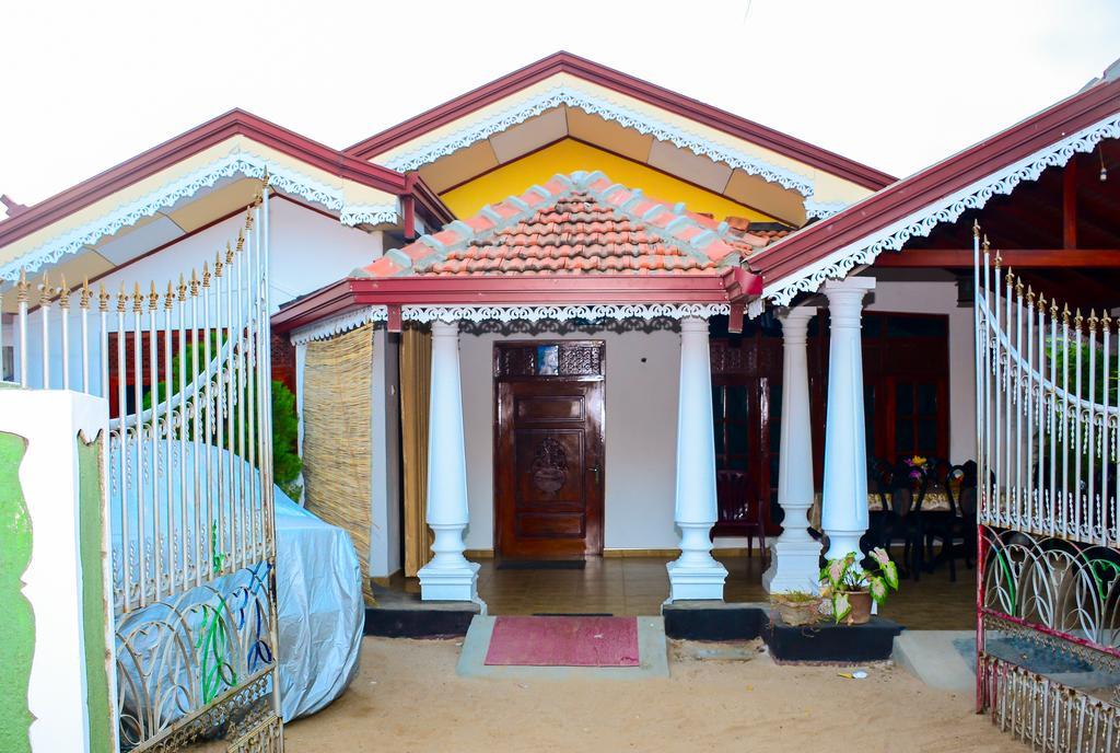 Lakshmi Family Villa Negombo Exterior photo